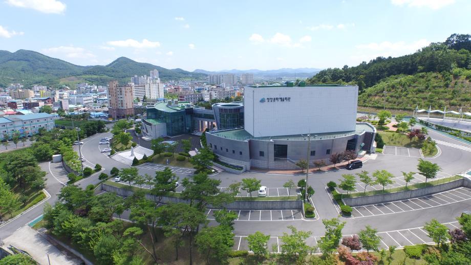 청양문화예술회관 전경2