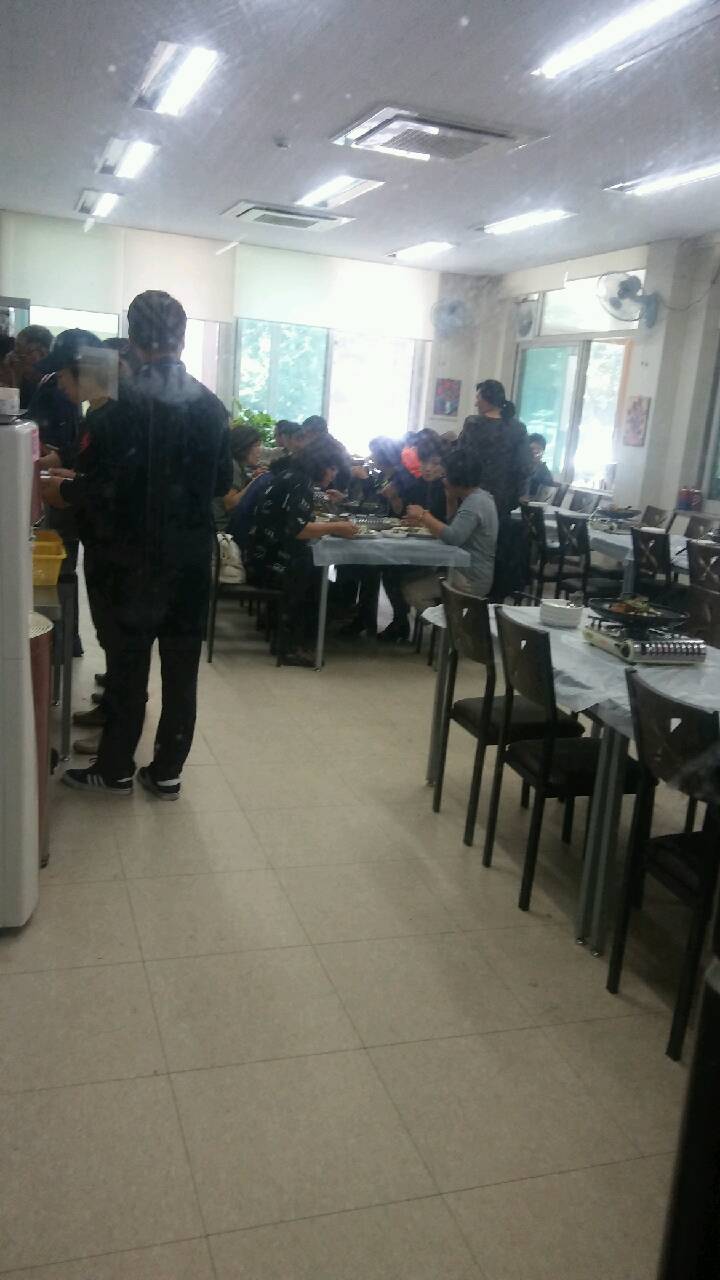 식사 모습