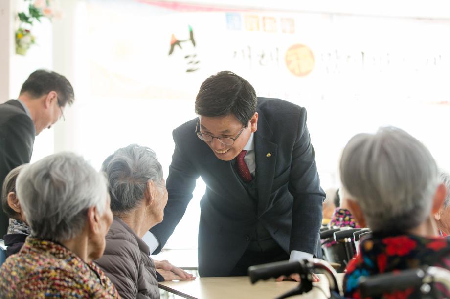 설맞이100세어르신및노인용양원방문_0002