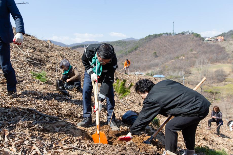 190403_제 74회 식목일기념 나무심기행사_0005