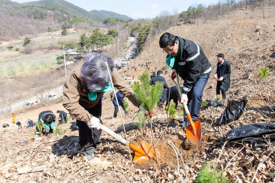 190403_제 74회 식목일기념 나무심기행사_0007