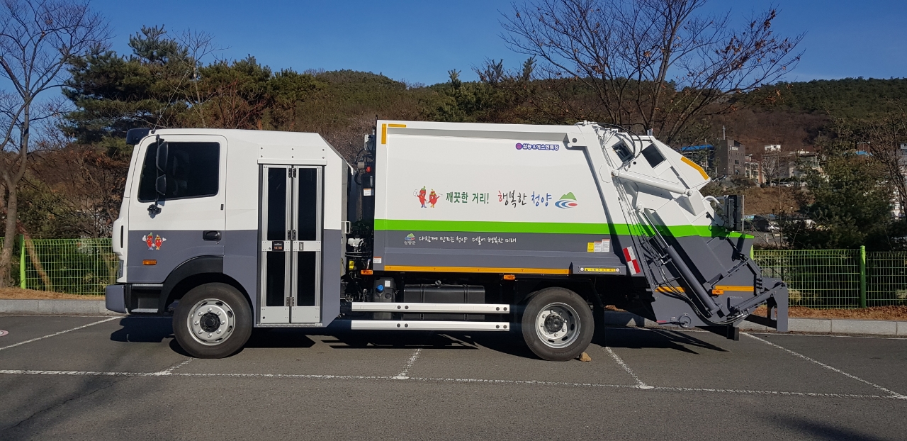 191220 청양군, 충남 최초 저상형 청소차량 운행
