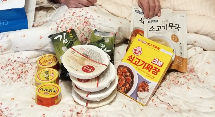 200310 청양 대치면, 결식우려 홀몸노인에 간편식 제공