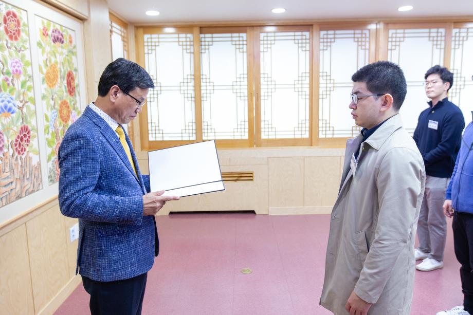 200406_공중보건의 사령장 교부_0011