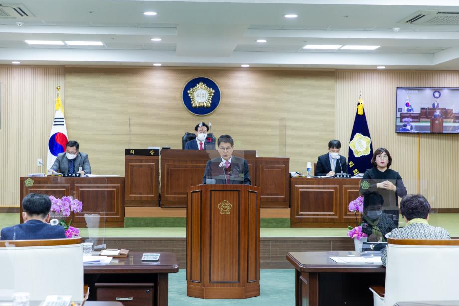 201201_제269회 군의회 제2차 정례회 제5차 본회의_0003