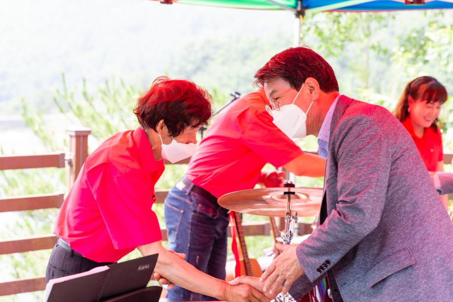 210619_청양늘푸른악단 연주 봉사 격려_0002