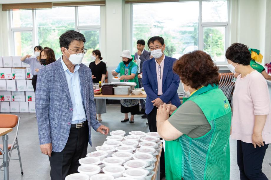210707_새마을부녀회 결연노인 밑반찬 만들어주기_0002