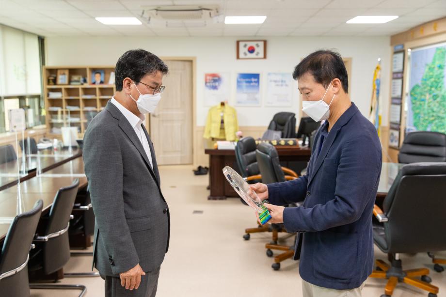 210831_대한탁구협회 공로패 전달_0001