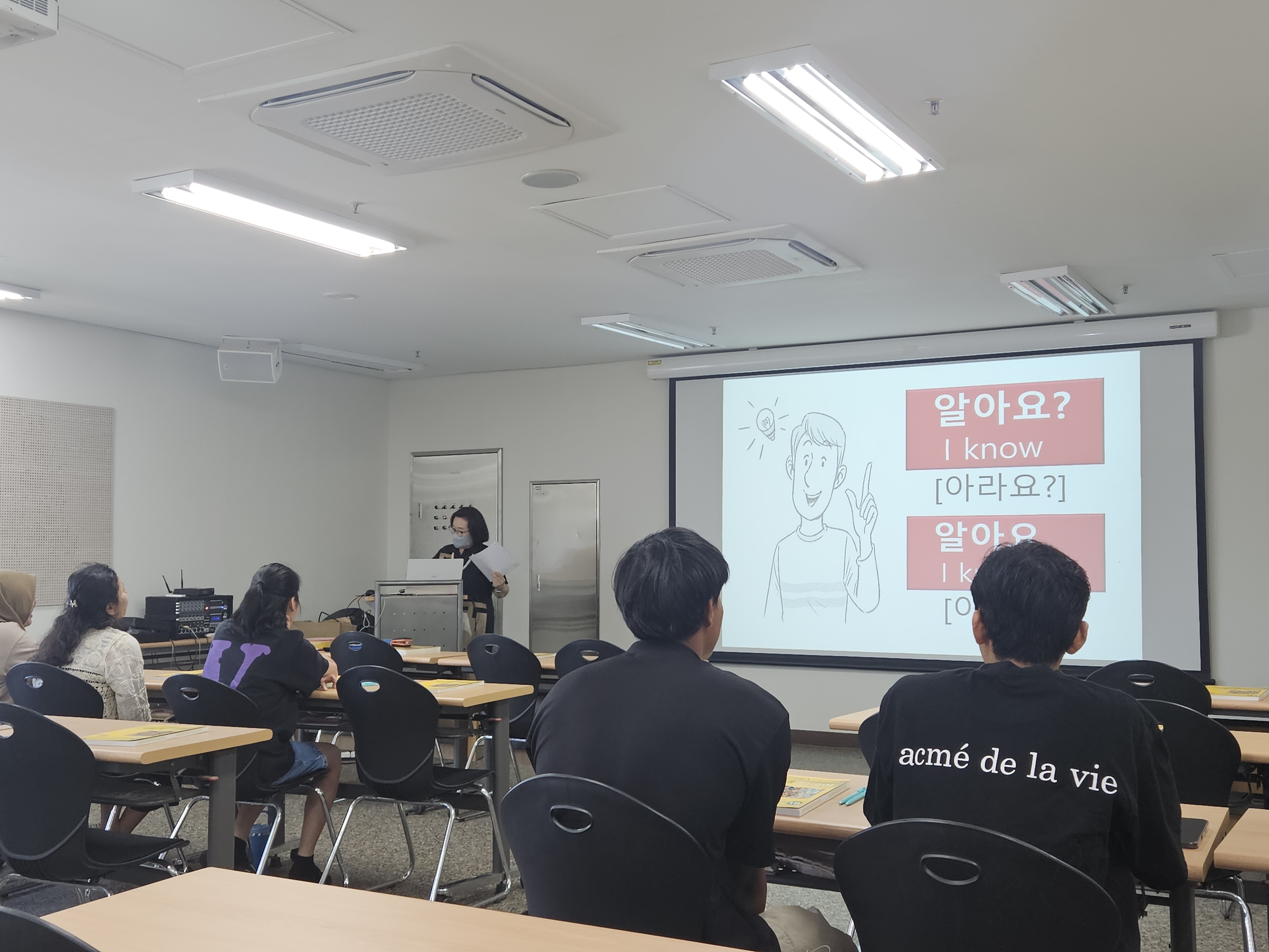 4. 한국어 기초부터 토픽까지 외국인 근로자 맞춤형 한국어교육!