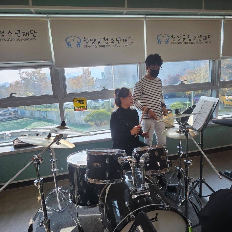 BandPhoto_2026_01_12_09_49_07