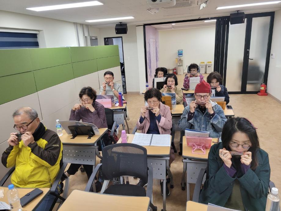 BandPhoto_2026_01_12_09_46_30