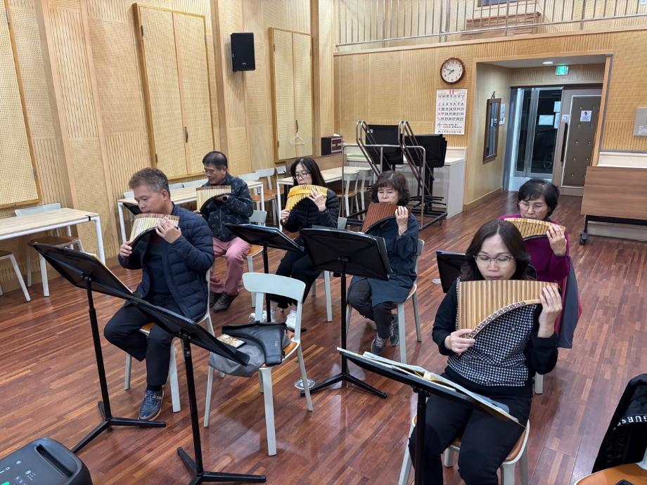 BandPhoto_2026_01_12_09_45_46