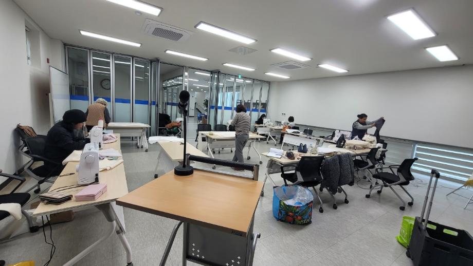 BandPhoto_2026_01_12_11_12_05