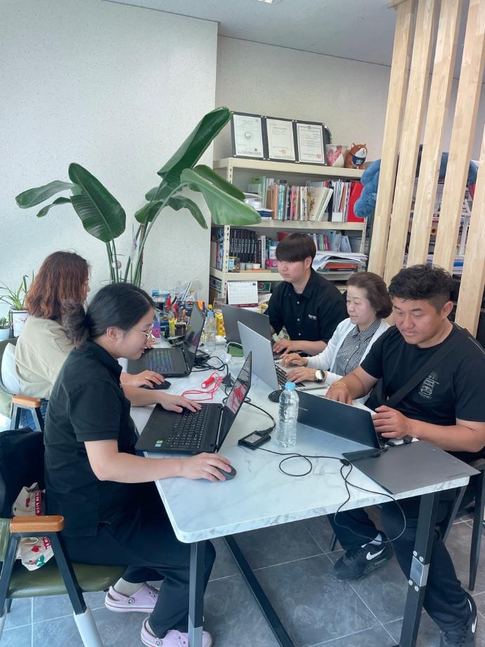 BandPhoto_2025_09_04_15_28_14