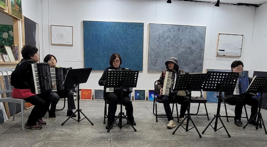 BandPhoto_2025_07_15_09_27_33