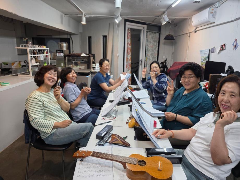 BandPhoto_2025_09_04_15_14_16