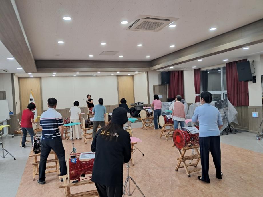 BandPhoto_2025_07_15_09_23_17