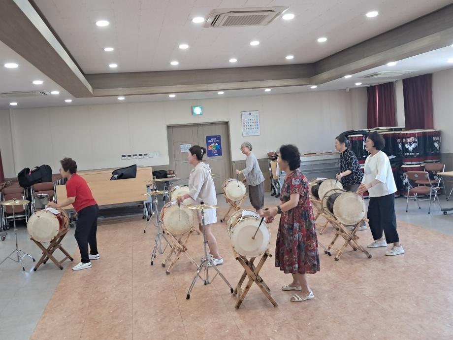 BandPhoto_2026_01_12_14_13_21