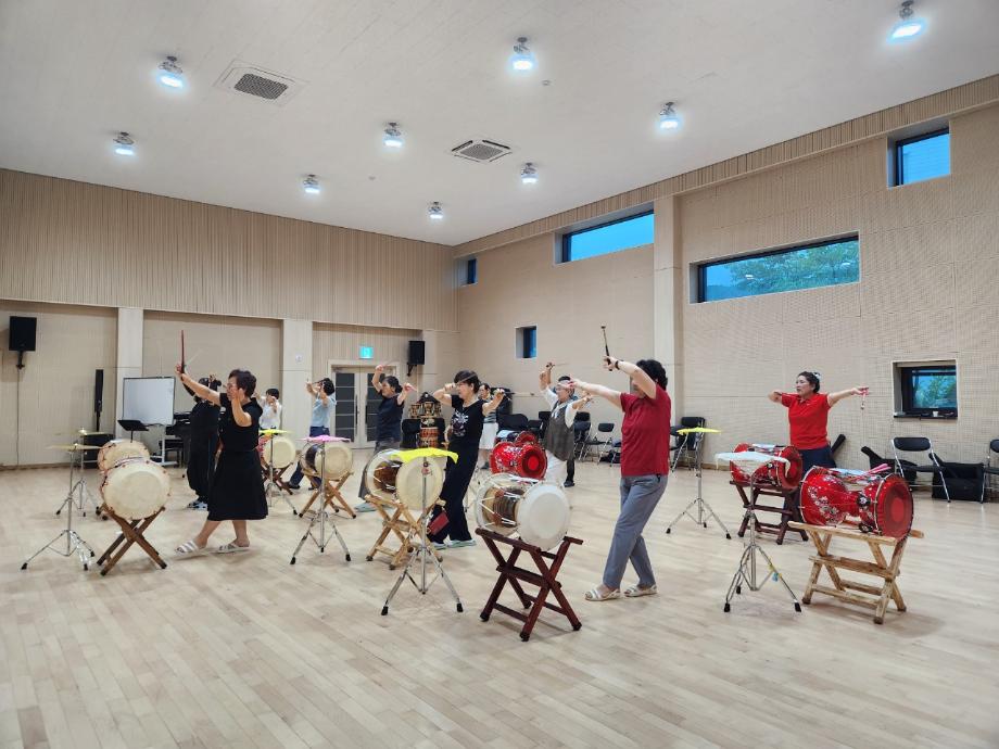 BandPhoto_2025_09_04_15_08_15