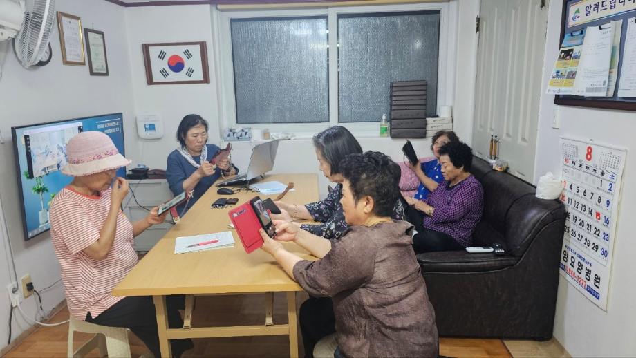 BandPhoto_2025_09_04_15_05_34