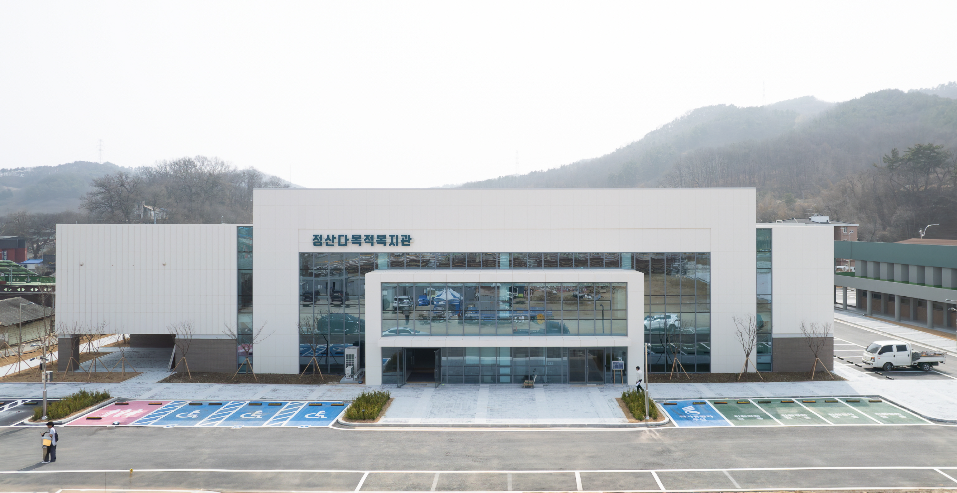1. 청양군, 산동권 복지 인프라 완성… ‘정산 다목적 복지관’ 준공(1-2)