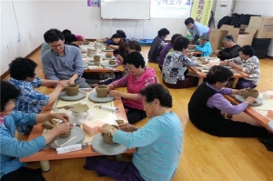 청양군, 농촌건강장수마을 생활도자기공예 교육‘호응’