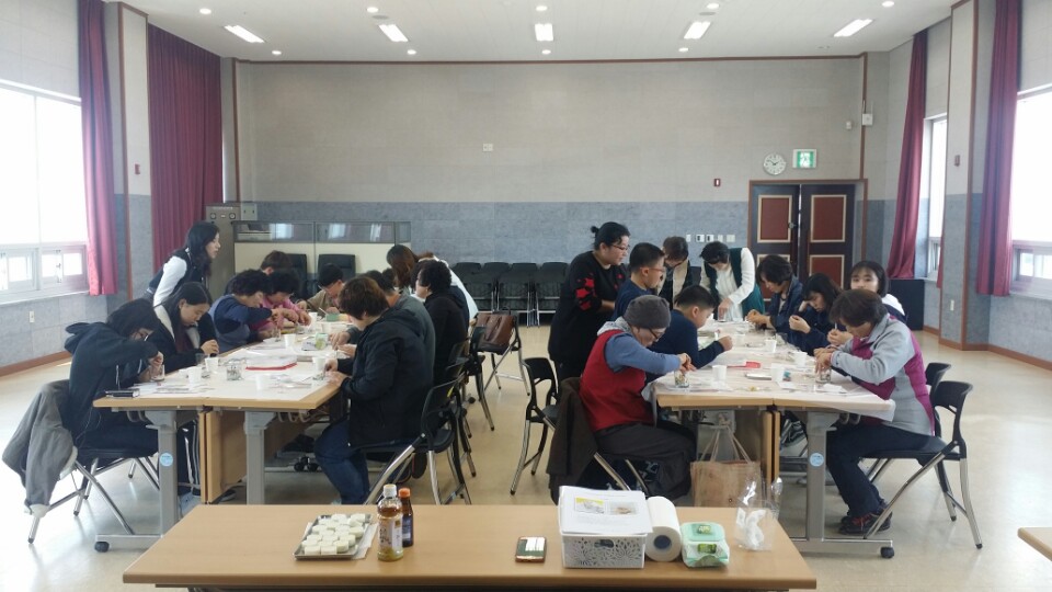 청양 정산도서관, 향기로운 젤캔들&타블렛 만들기 운영