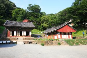 청양 장곡사 하 대웅전 (靑陽 長谷寺 下 大雄殿)