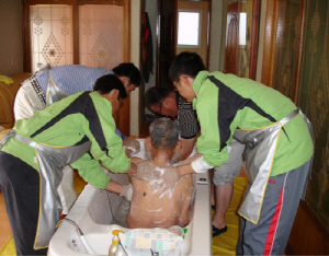 “근심까지 말끔히 씻어드려요”