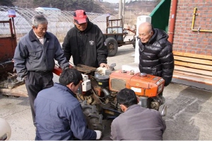 150개 마을 찾아가 수리. 마을민 일치 환영