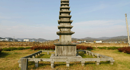 구층석탑 이미지