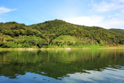 칠갑저수지의 풍경